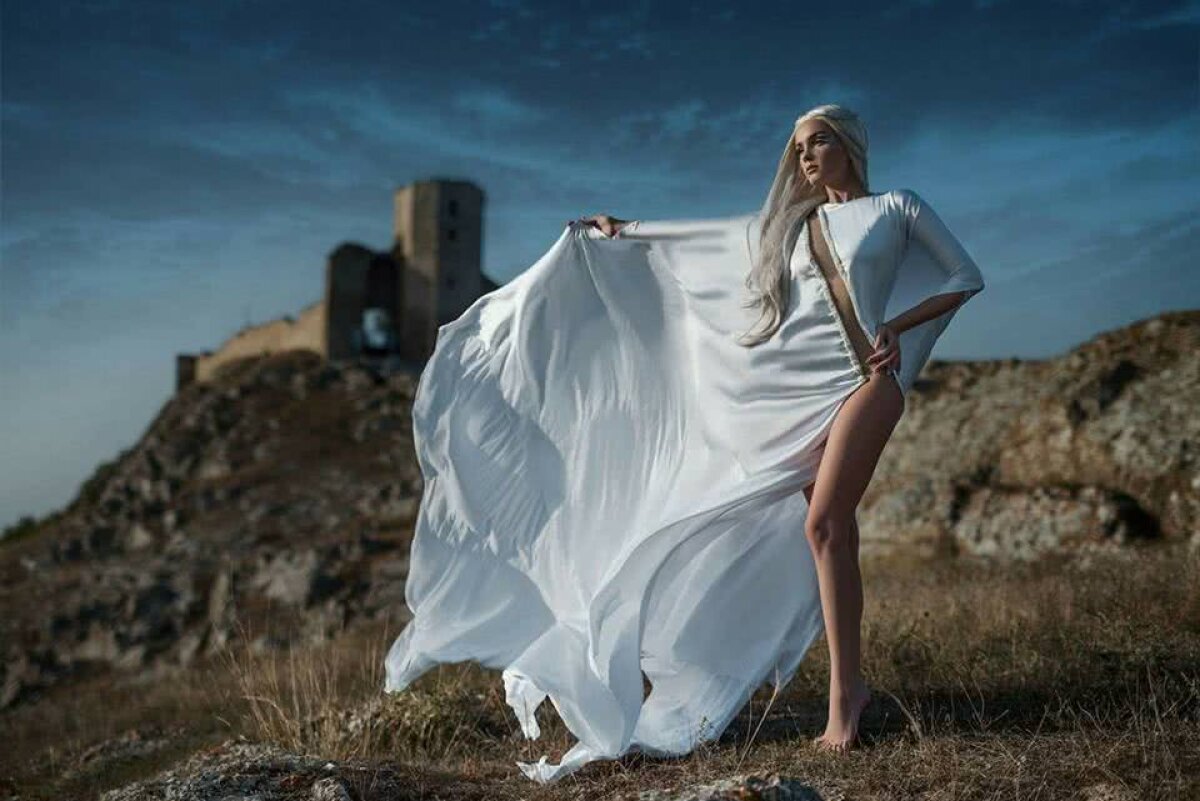 GALERIE FOTO Un fost campion al României și-a oficializat relația cu "Marilyn Monroe de România"