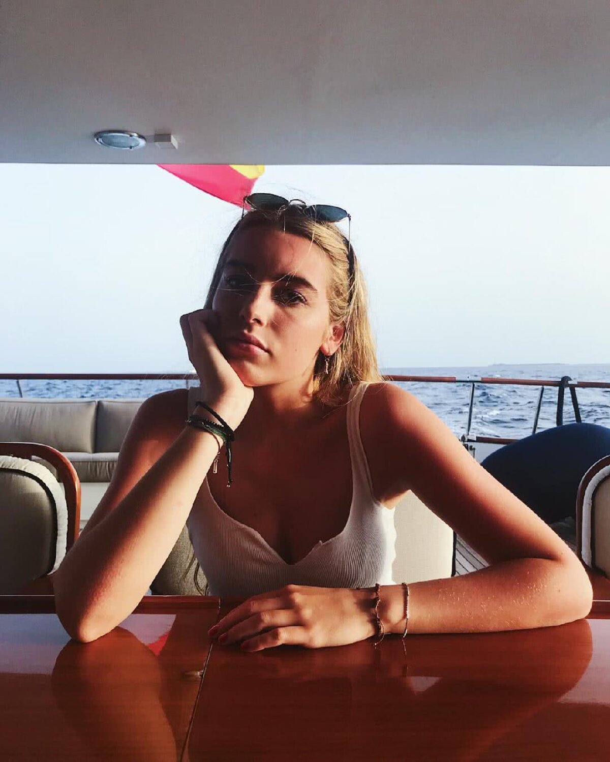 FOTO Fata lui Figo e model! Daniela își arată formele sexy în pictoriale incendiare