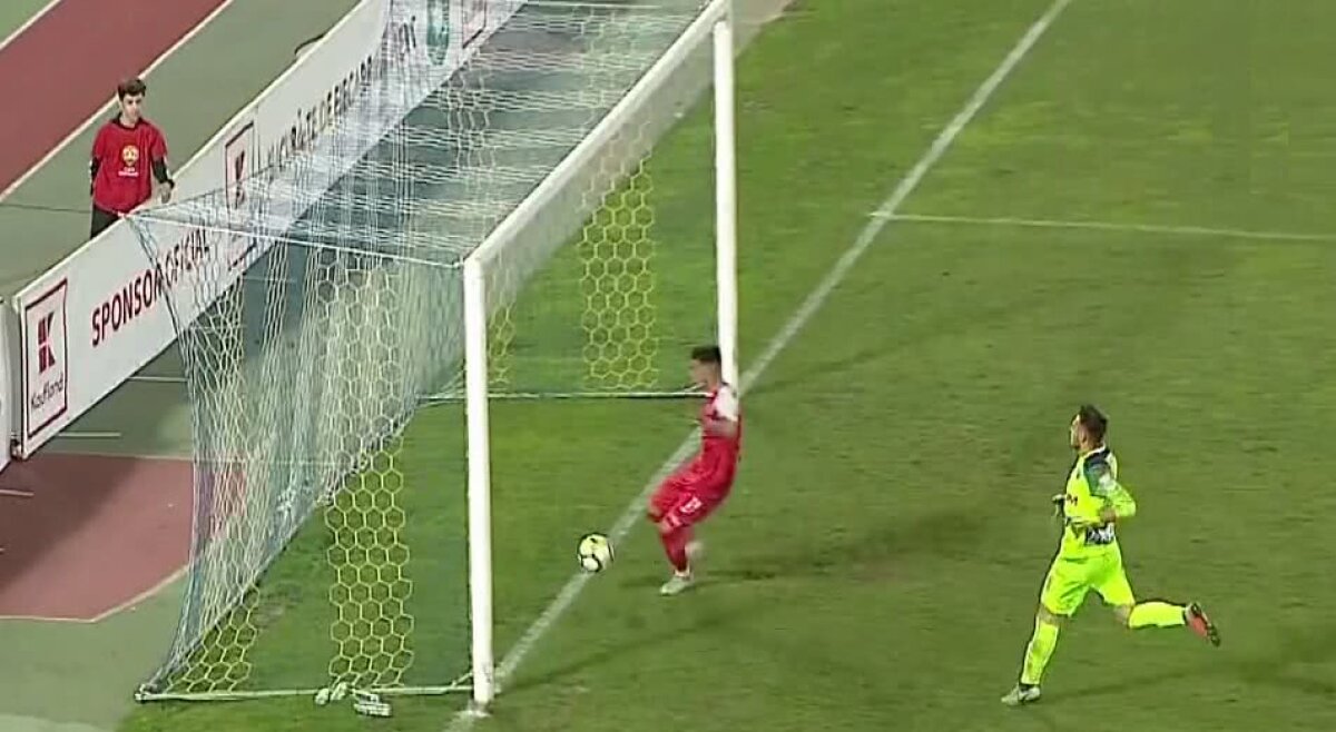 U CLUJ - ASTRA 3-4 // FOTO Fază de cascadorii râsului! A finalizat de pe linie deși era în ofsaid: "Am vrut să apărem la CNN!"
