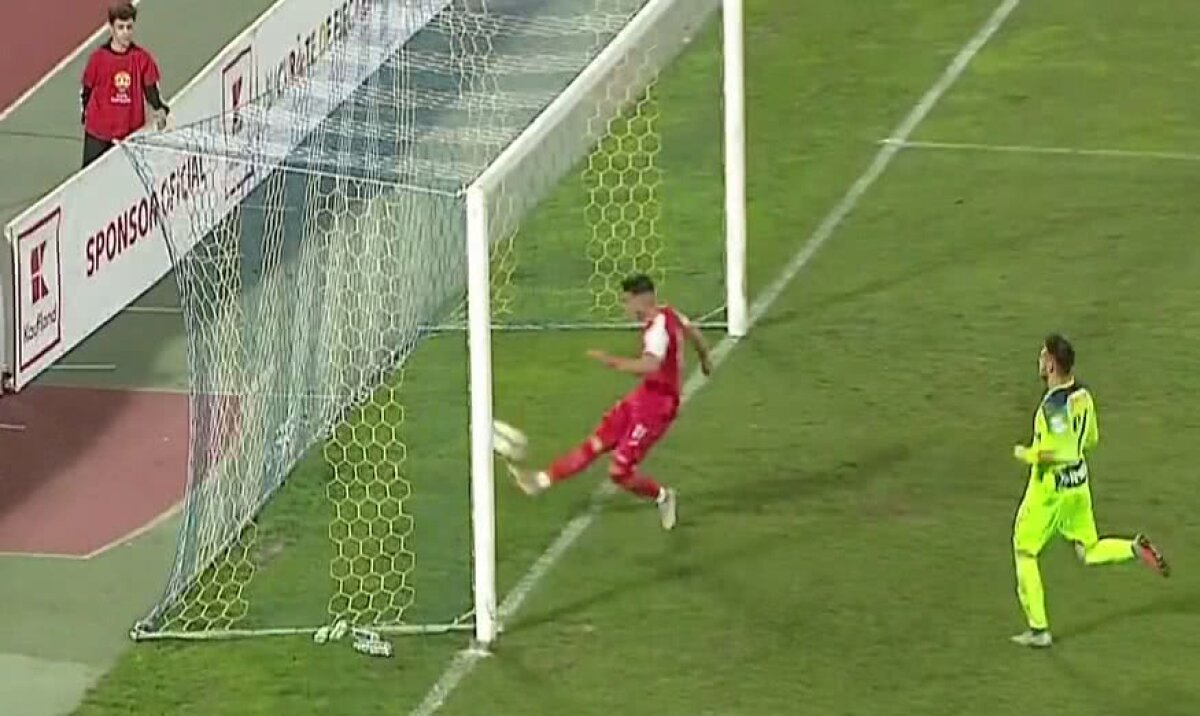 U CLUJ - ASTRA 3-4 // FOTO Fază de cascadorii râsului! A finalizat de pe linie deși era în ofsaid: "Am vrut să apărem la CNN!"