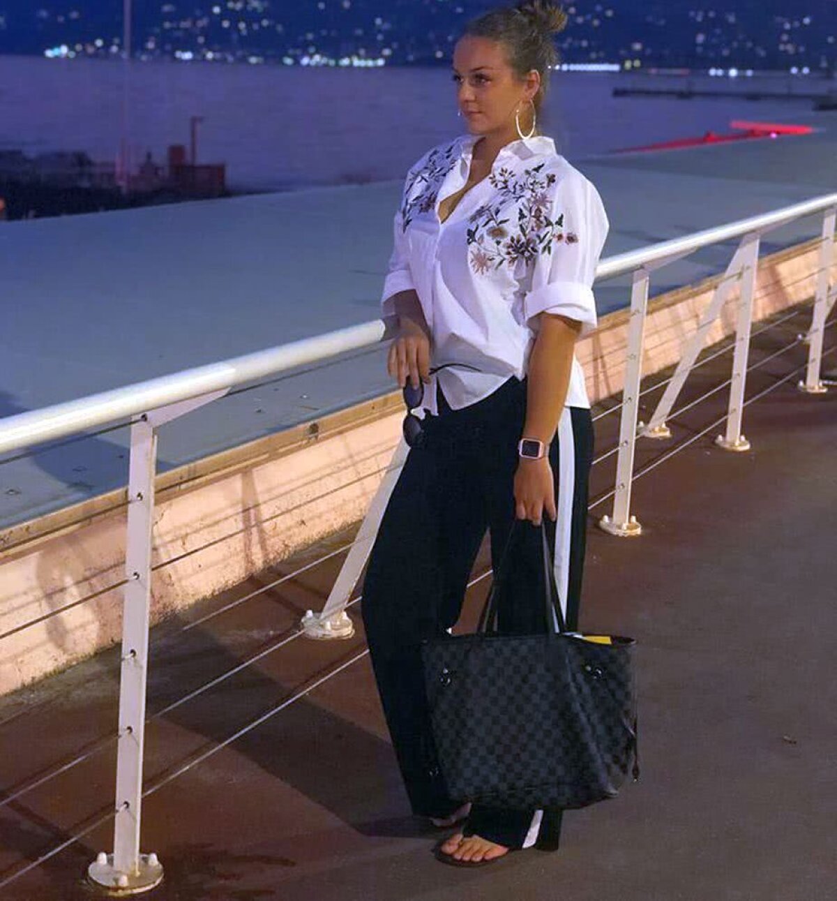 GALERIE FOTO O româncă de 23 de ani visează să ajungă arbitru FIFA pe listele Franței!