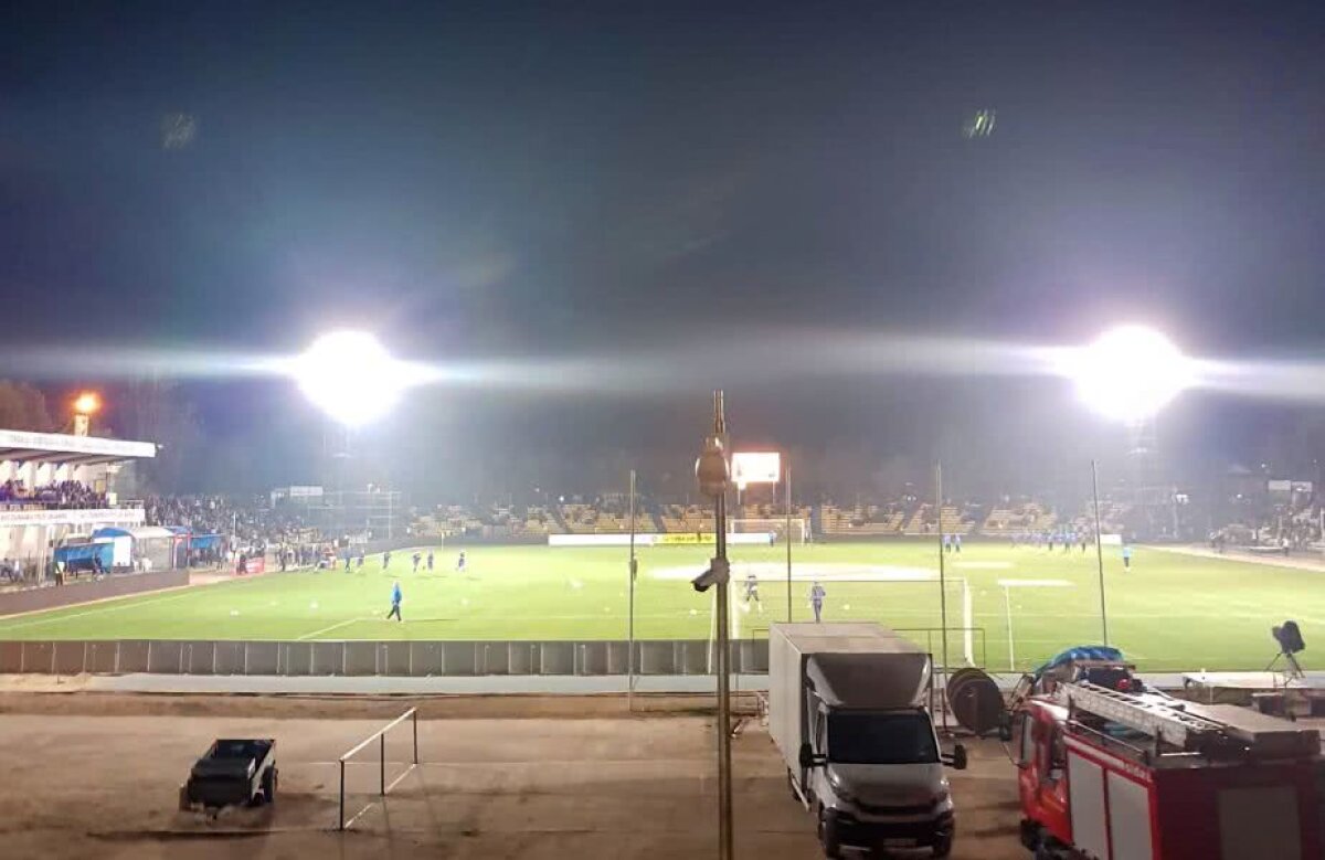 DUNĂREA CĂLĂRAȘI - FCSB //  GALERIE FOTO + VIDEO Nocturna scânteiază la Călărași! Sărbătoare pe stadionul "Ion Comșa", la primul meci din istorie jucat în nocturnă