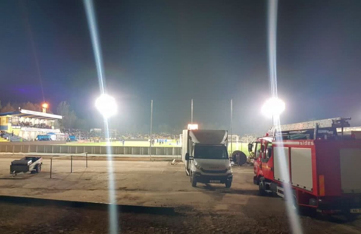 DUNĂREA CĂLĂRAȘI - FCSB //  GALERIE FOTO + VIDEO Nocturna scânteiază la Călărași! Sărbătoare pe stadionul "Ion Comșa", la primul meci din istorie jucat în nocturnă