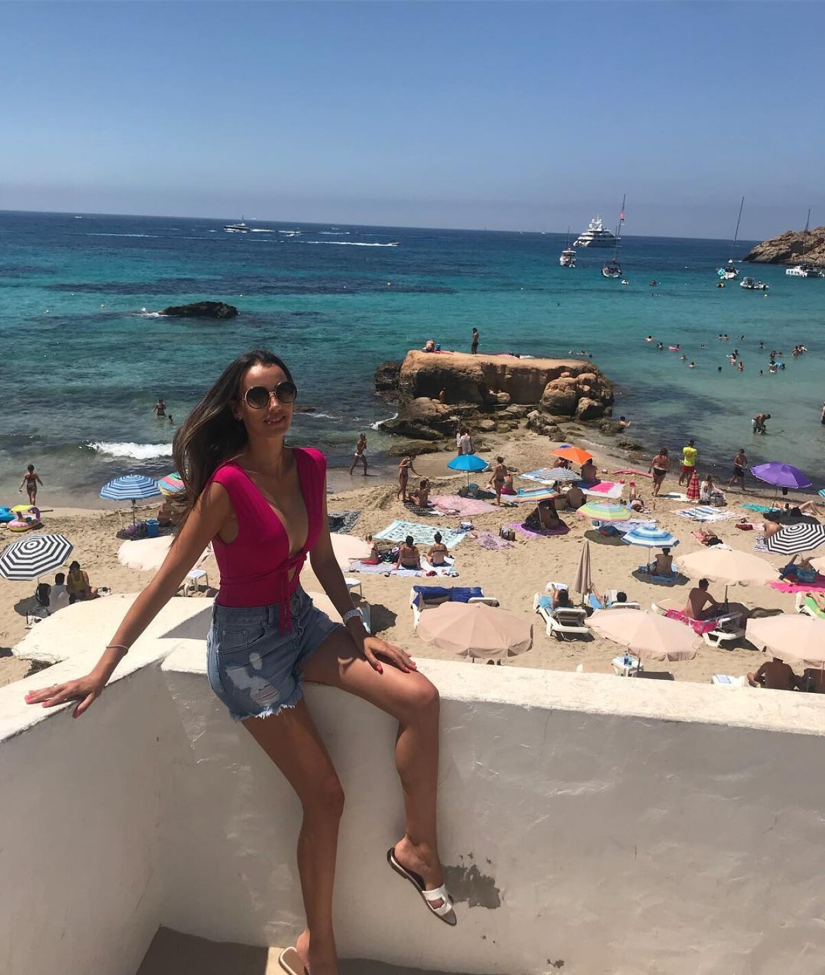 FOTO Ea îi alină suferința lui Julio Baptista! Brazilianul e umilit la CFR, dar e așteptat acasă de o frumusețe rară