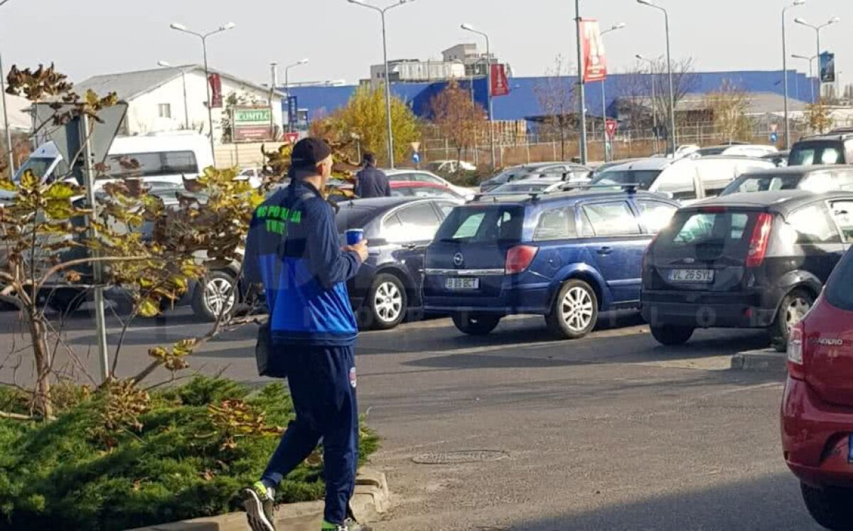 FOTO Așa se celebrează o victorie cu Steaua? Țigări în cerc și shaorma pe ascuns în parcare