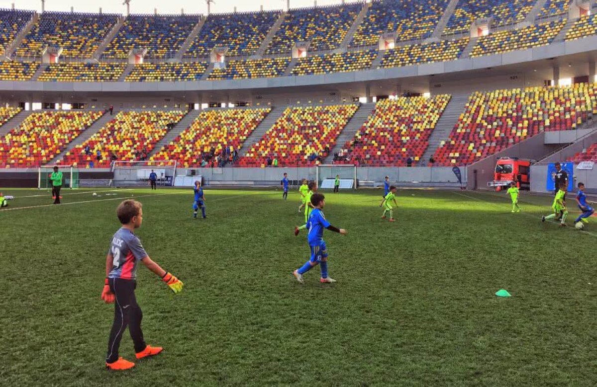 FOTO Wembley-ul nostru :) FCSB - Astra se va disputa pe un gazon imposibil: vreme de 4 zile, mii de copii au călcat iarba și așa proastă