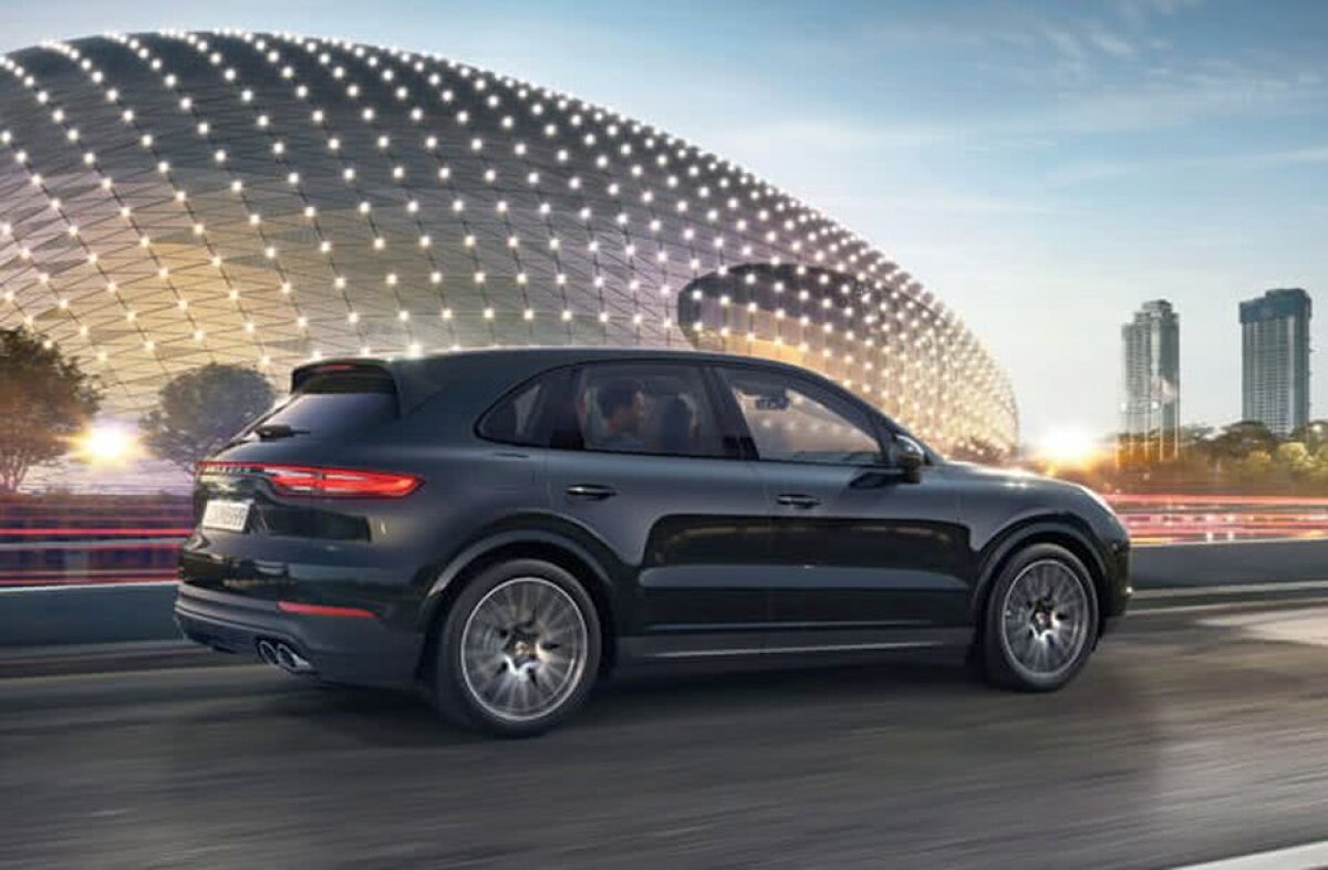 Dezvăluirea unui tabloid: Gică Popescu, supercadou de 100.000 de euro pentru soția Luminița!