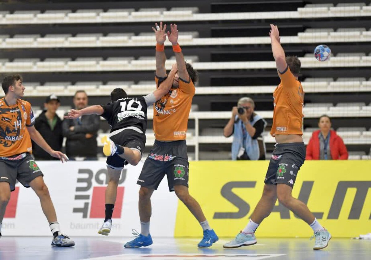 DINAMO - ADEMAR LEON 35-30 // VIDEO+FOTO Neiertători! Dinamoviștii au zdrobit-o pe Ademar Leon și au urcat pe primul loc în grupa din Liga Campionilor