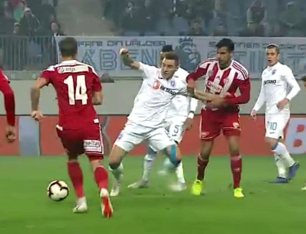 CS U CRAIOVA - SEPSI // VIDEO "Centralul" Radu Petrescu, pus la zid la pauză: "A dictat aiurea penalty-ul, iar când trebuia să dea nu a făcut-o"