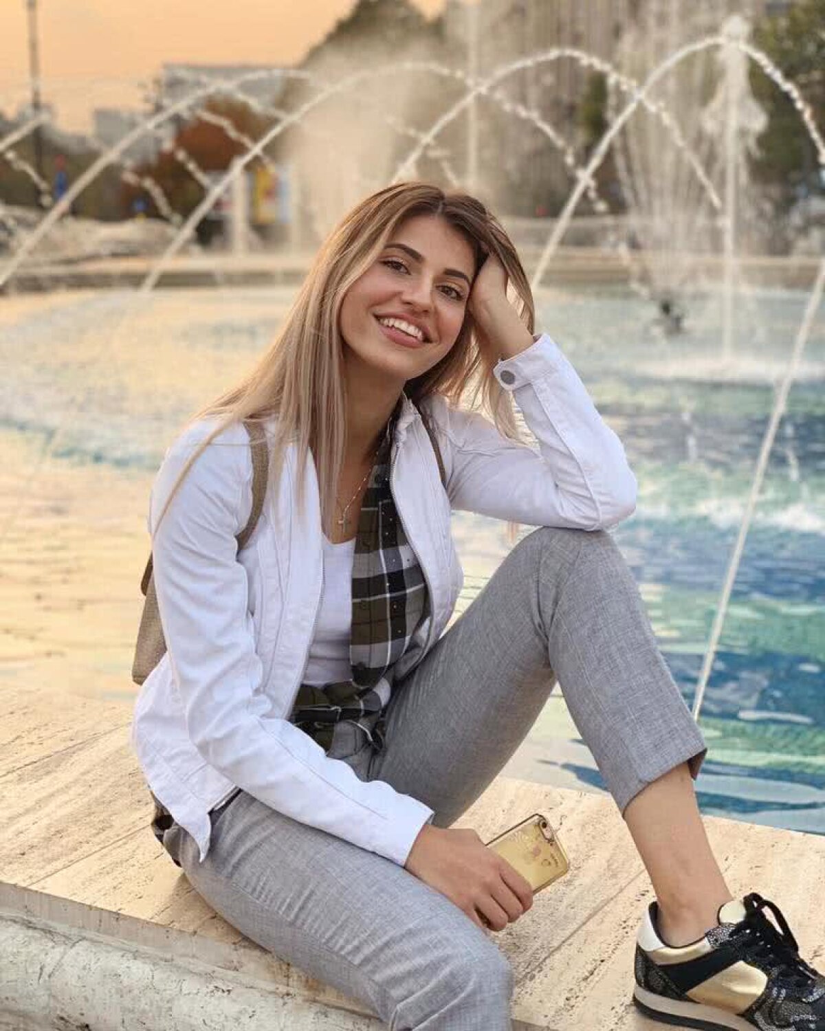 GALERIE FOTO Apariție WOW! Ea e Bianca, noua senzație a industriei muzicale românești! Merge la sală și e îndrăgostită de echitație