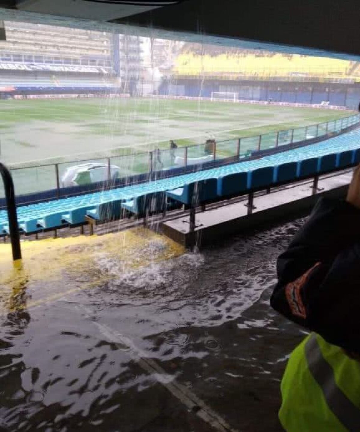 GALERIE FOTO O furtună teribilă a amânat prima manșă din finala istorică a Copei Libertadores, Boca - River