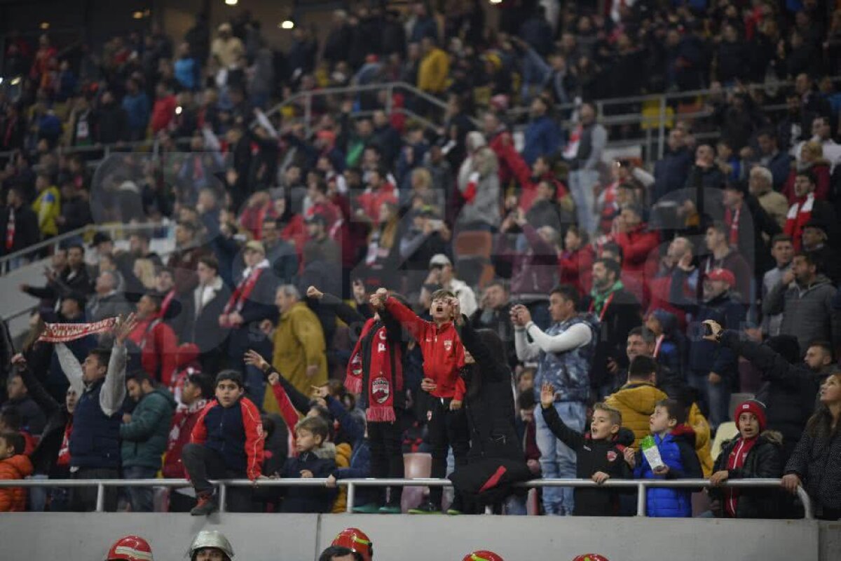 DINAMO - FCSB 1-1 // VIDEO + FOTO Imagini senzaționale: PCH, scenografie specială în an centenar » "Treceți batalioane române Carpații" a răsunat din piepturile a peste 20.000 de oameni