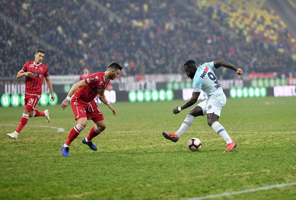 VIDEO+FOTO Dinamo și FCSB au remizat în cel de-al 174-lea derby! "Câinii" au jucat cu un om în plus aproape o repriză