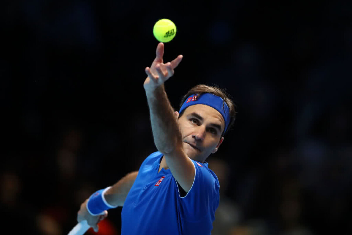 TURNEUL CAMPIONILOR // VIDEO Roger Federer, nervos în timpul debutului de la Londra » A fost învins în doar 89 de minute