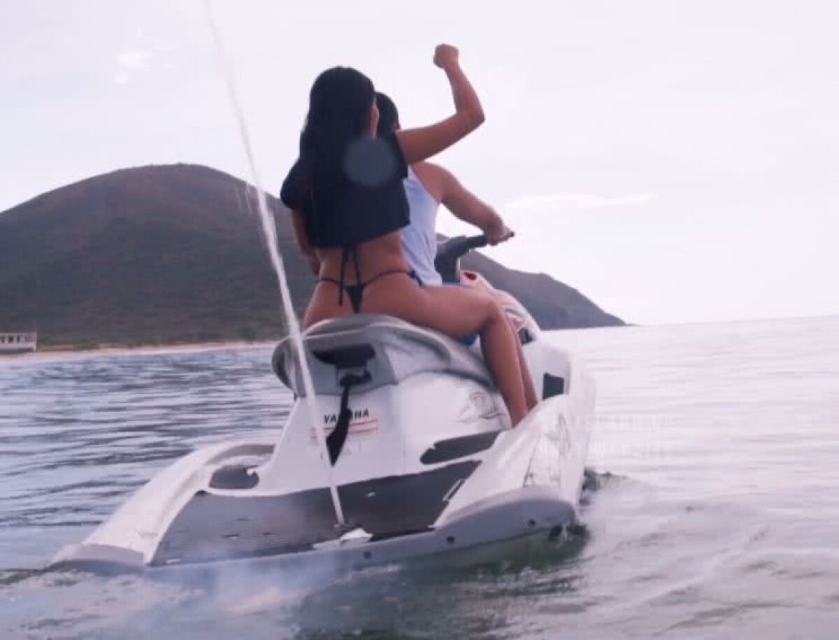 FOTO Insula Sexului capătă amploare: 1.000 de femei și-au anunțat prezența în cel mai fierbinte sejur