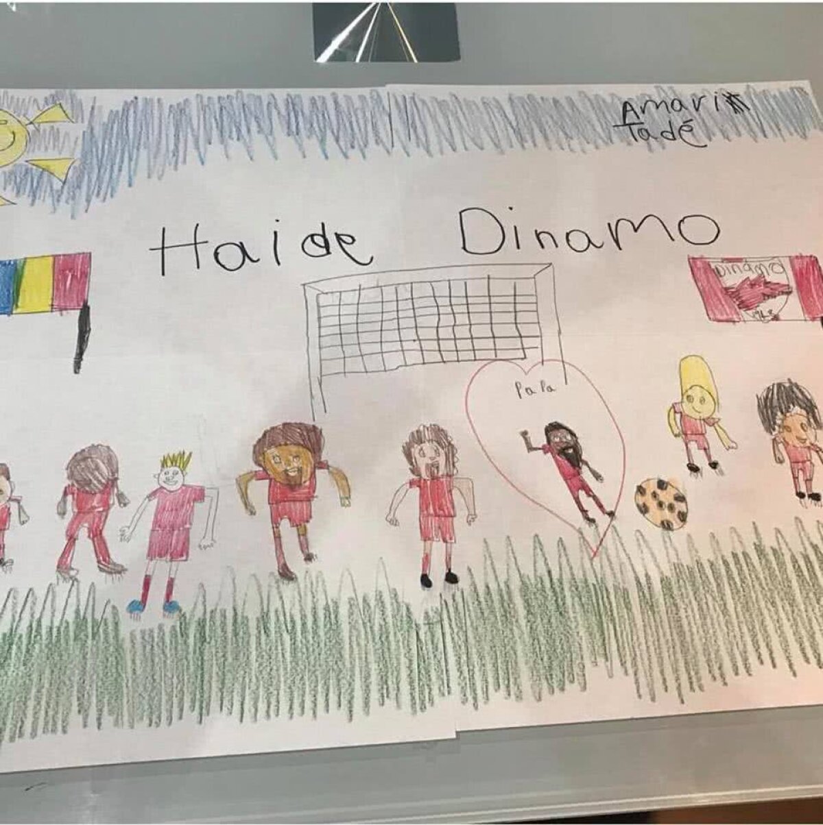 FOTO Cum încearcă Tade să-i cucerească pe fanii "câinilor"! Poza postată imediat după ce a semnat cu Dinamo