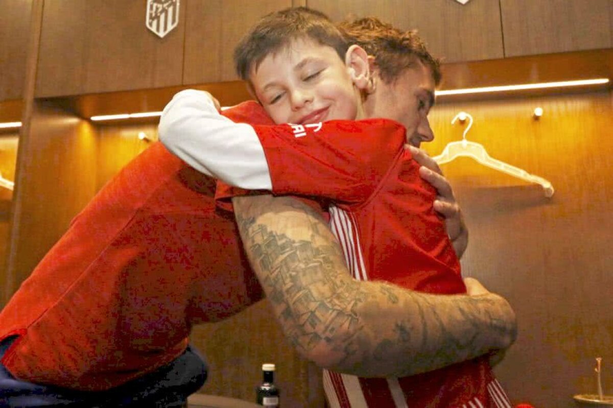 FOTO Povestea care l-a emoționat pe Griezmann » Puștiul argentinian rămas fără picioare și mâna dreaptă a trăit o zi de neuitat la Atlético