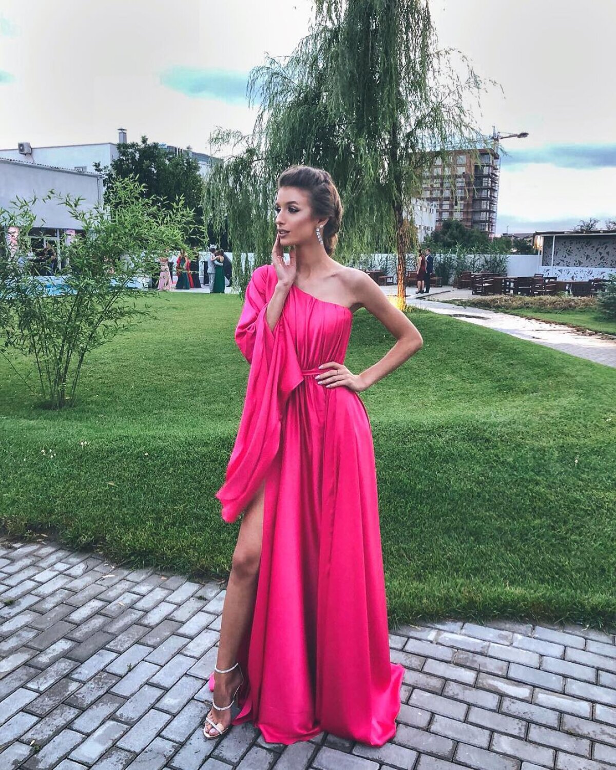 GALERIE FOTO Superba Diana! Un fotbalist din Liga 1 are lângă el o iubită foarte frumoasă cu o voce de aur