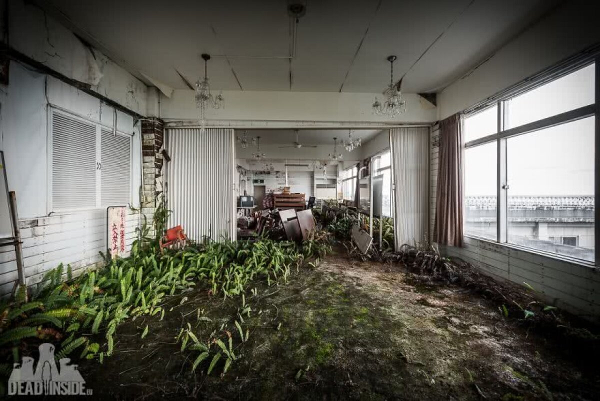 FOTO Imagini FABULOASE din interiorul celui mai mare hotel abandonat