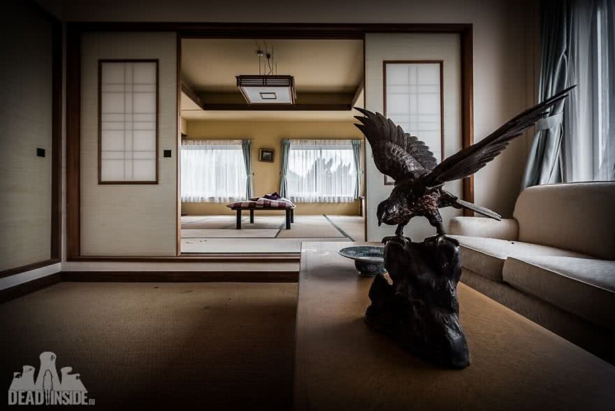 FOTO Imagini FABULOASE din interiorul celui mai mare hotel abandonat
