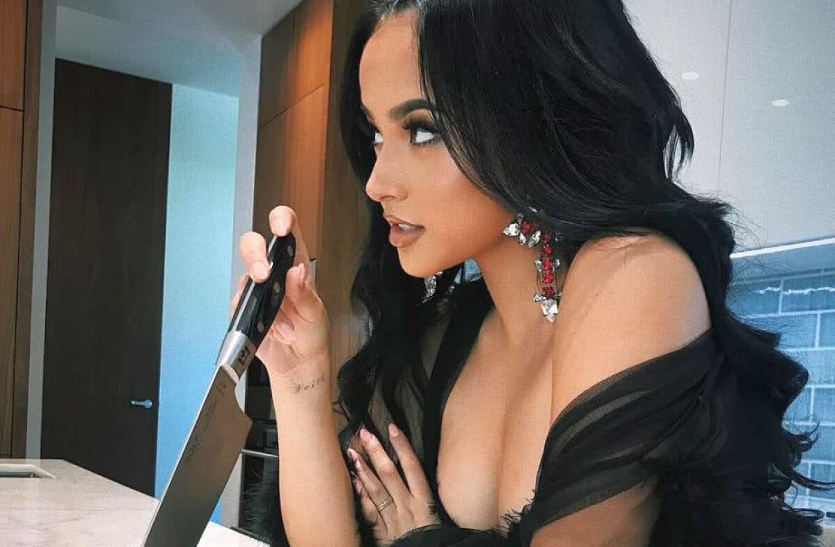 GALERIE FOTO Superhot » Becky G, una dintre cele mai sexy cântărețe, se iubește cu un fotbalist! 