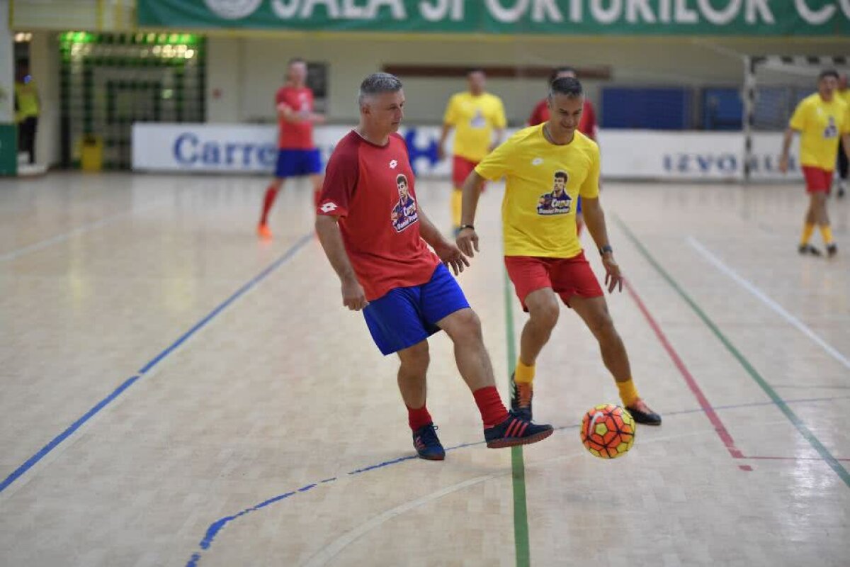 VIDEO + FOTO Meci demonstrativ în memoria lui Didi Prodan » Steaua vs legendele României cu Lăcătuș, Prunea, Pancu sau Lupescu pe teren