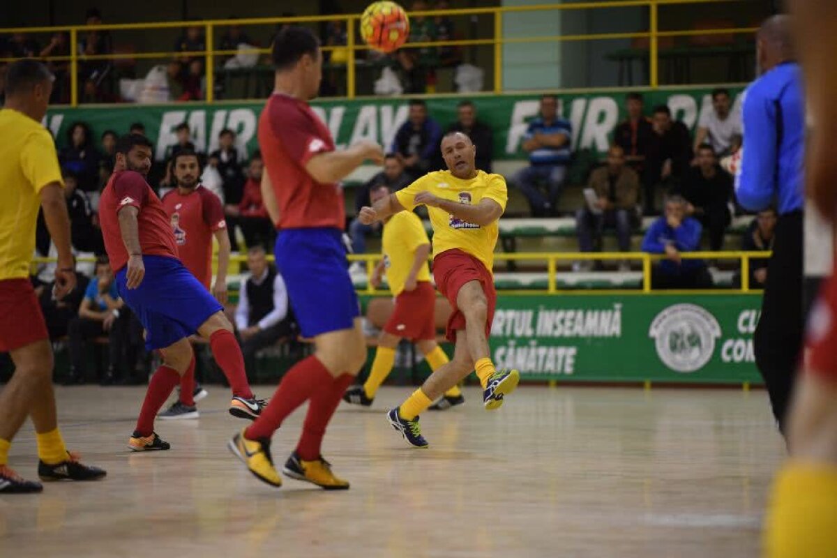 VIDEO + FOTO Meci demonstrativ în memoria lui Didi Prodan » Steaua vs legendele României cu Lăcătuș, Prunea, Pancu sau Lupescu pe teren
