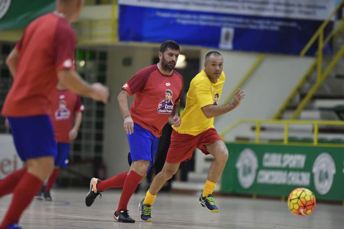 VIDEO + FOTO Meci demonstrativ în memoria lui Didi Prodan » Steaua vs legendele României cu Lăcătuș, Prunea, Pancu sau Lupescu pe teren