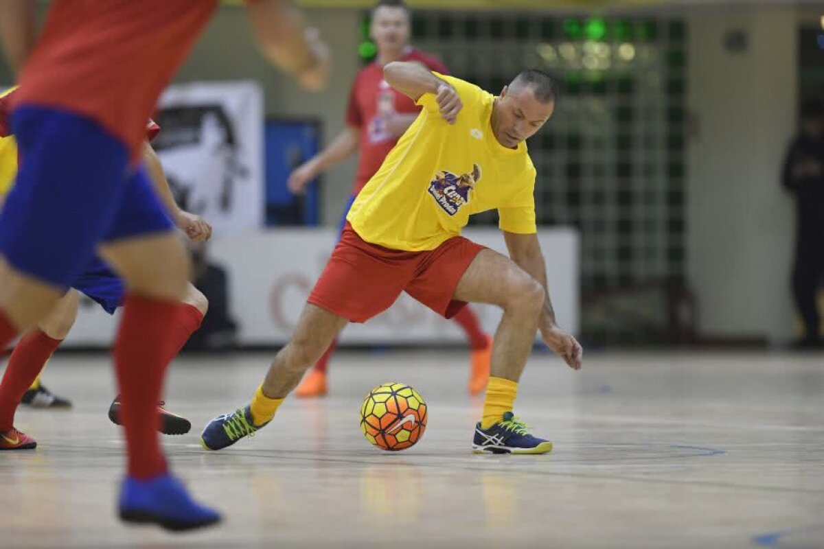 VIDEO + FOTO Meci demonstrativ în memoria lui Didi Prodan » Steaua vs legendele României cu Lăcătuș, Prunea, Pancu sau Lupescu pe teren