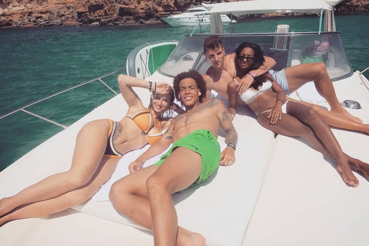 GALERIE FOTO Omul care i-a adus lui Bölöni titlul și care e însurat cu o româncă a jucat meciul 100 la națională