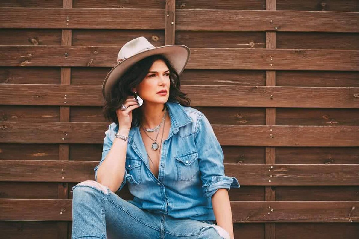 GALERIE FOTO O actriță de la Hollywood, în cantonamentul "naționalei" de la Mogoșoaia » Impresionată de doi "tricolori"