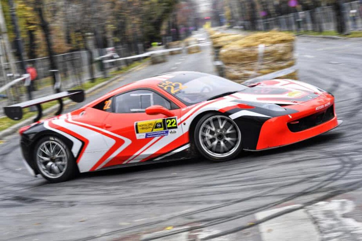 GALERIE FOTO + VIDEO E zi de raliu în București » Sute de cai putere fac spectacol la Campionatul Naţional de Super Rally, pe bulevardul Kiseleff!