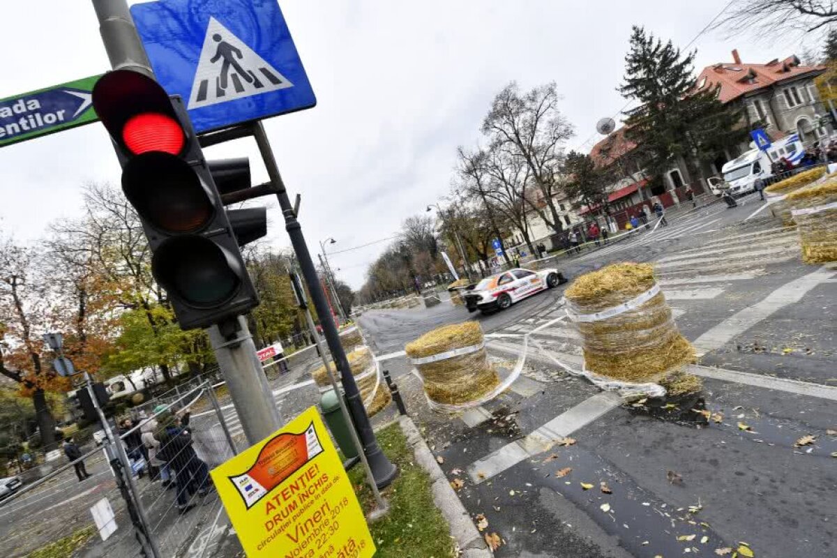 GALERIE FOTO + VIDEO E zi de raliu în București » Sute de cai putere fac spectacol la Campionatul Naţional de Super Rally, pe bulevardul Kiseleff!