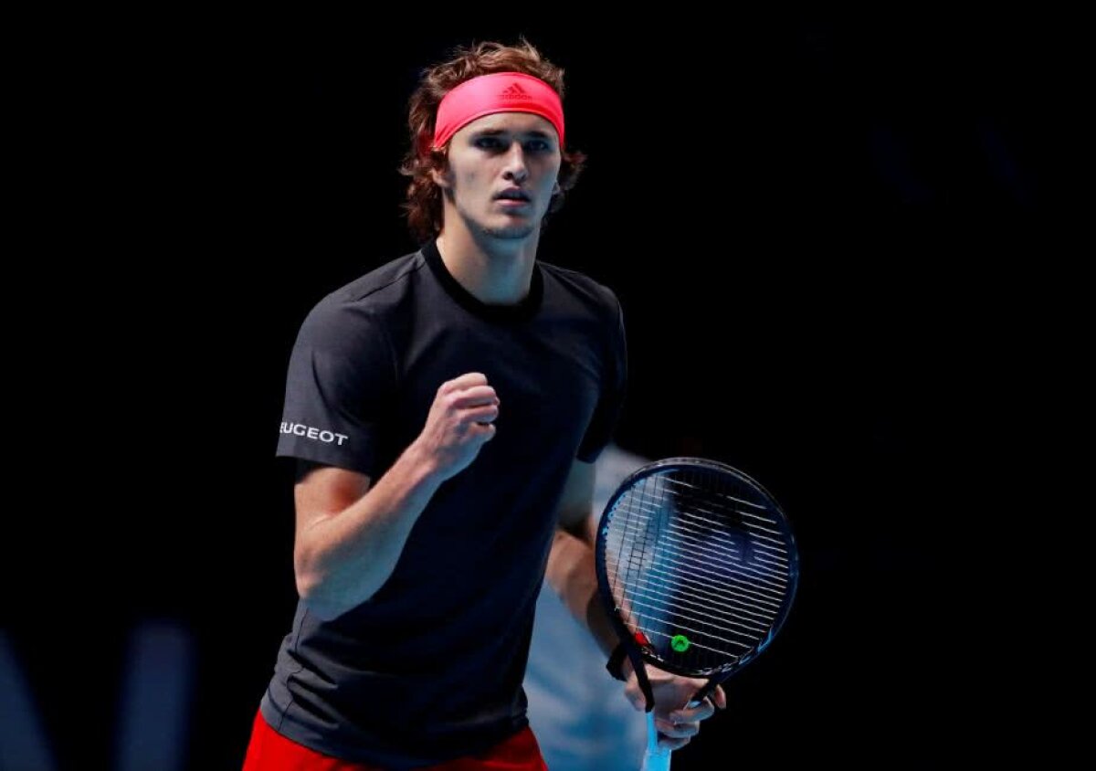 TURNEUL CAMPIONILOR // VIDEO + FOTO Zverev l-a bătut pe Federer și merge în finală » Toți fanii l-au huiduit: "Nu am greșit cu nimic"