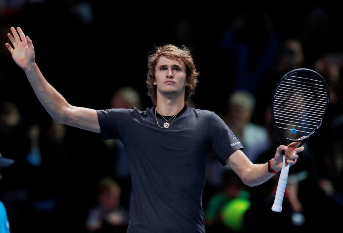 TURNEUL CAMPIONILOR // VIDEO + FOTO Zverev l-a bătut pe Federer și merge în finală » Toți fanii l-au huiduit: "Nu am greșit cu nimic"