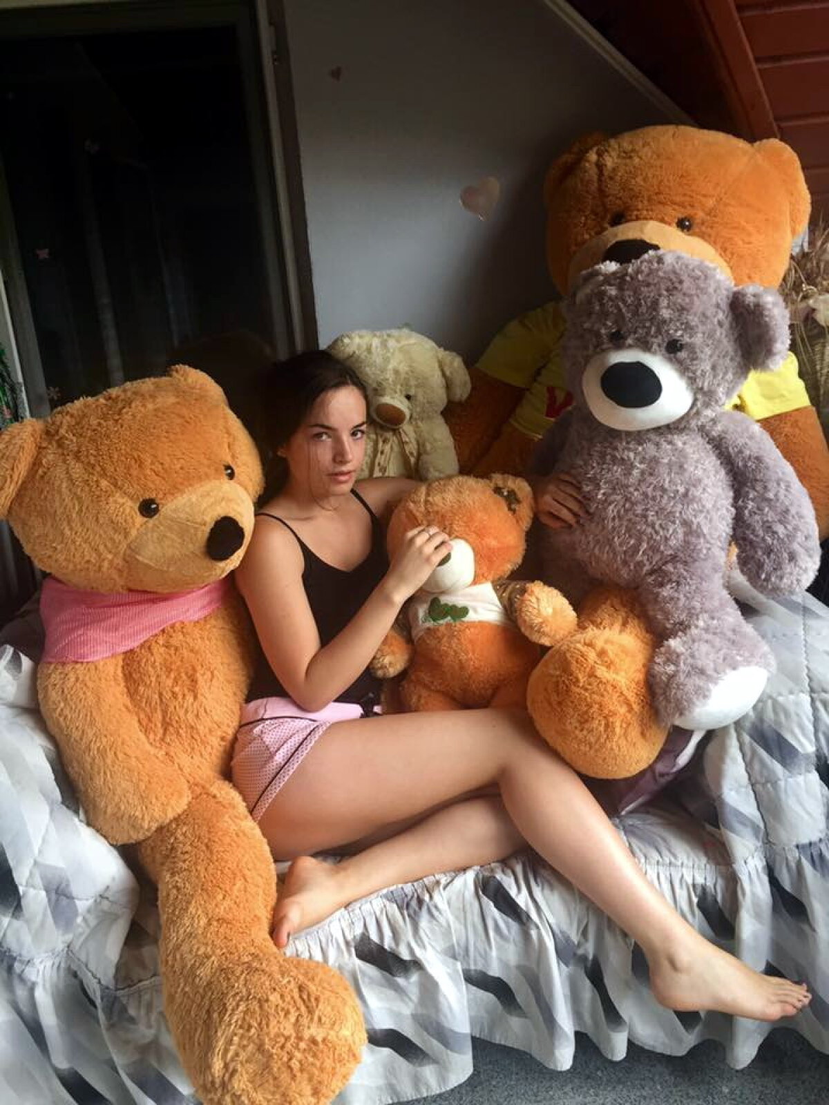 GALERIE FOTO INCENDIARĂ Artista de doar 19 ani care incendiază internetul: "Sportul e viață, sănătate și sursa ambiției mele!"