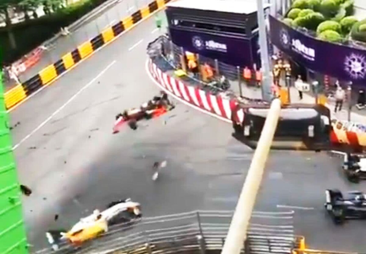 VIDEO + FOTO UPDATE Accident ÎNFIORĂTOR în Formula 3 » 5 persoane rănite: pilotul, fractură de coloană 