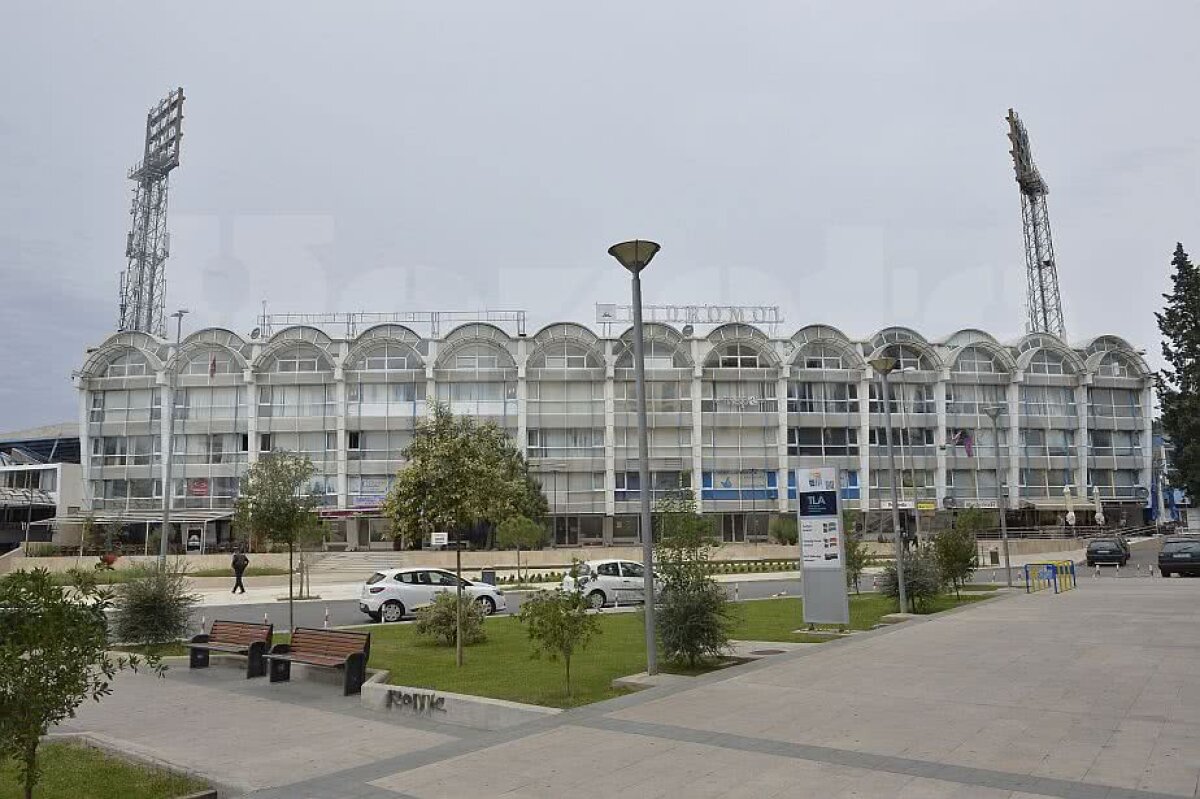 GALERIE FOTO + VIDEO Ajunși la arena pe care jucăm decisivul cu Muntenegru, reporterii GSP au constatat cu stupoare: "Acest detaliu lipsește cu desăvârșire"