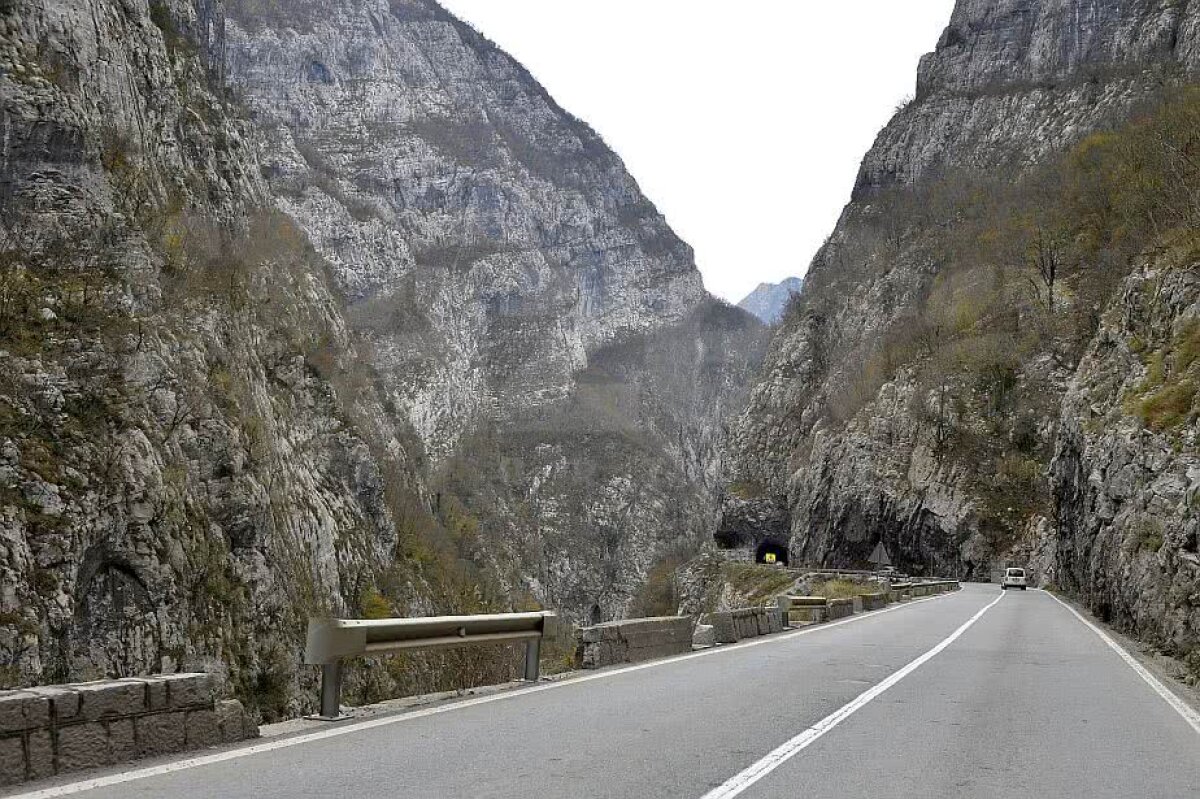 FOTOREPORTAJ Podgorica prin ochii Cristinei » Românca de la Buducnost prezintă orașul unde "tricolorii" joacă decisivul cu Muntenegru