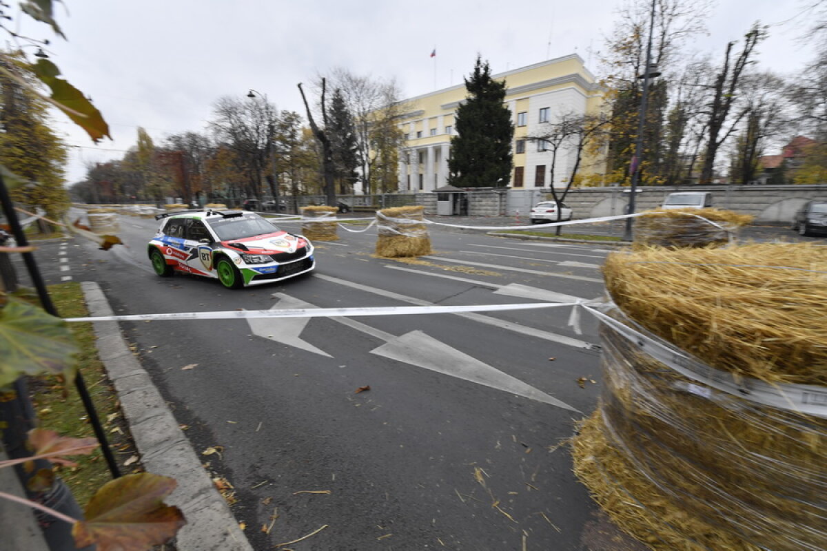 GALERIE FOTO Show grandios pe Kiseleff » Lucian Răduț a câștigat Campionatul Naţional de Super Rally de la București