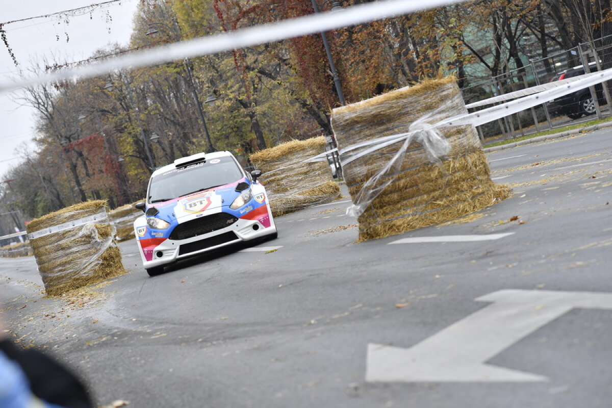 GALERIE FOTO Show grandios pe Kiseleff » Lucian Răduț a câștigat Campionatul Naţional de Super Rally de la București