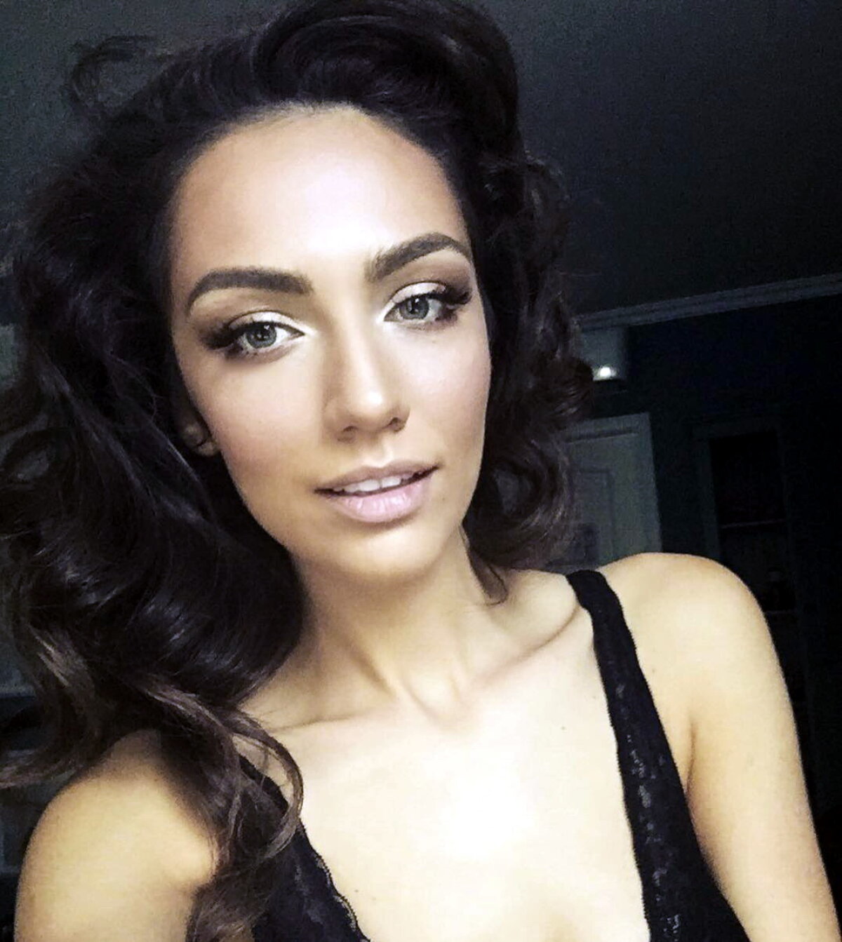 GALERIE FOTO SUPER-HOT » Diva care a renunţat la o carieră de fotomodel în favoarea muzicii și iubește sporturile extreme!