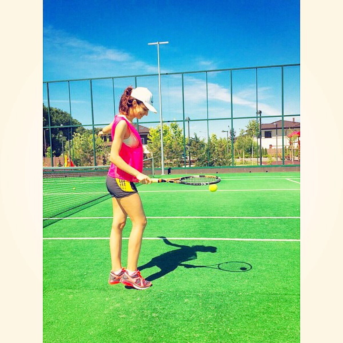 GALERIE FOTO SUPER-HOT » Diva care a renunţat la o carieră de fotomodel în favoarea muzicii și iubește sporturile extreme!