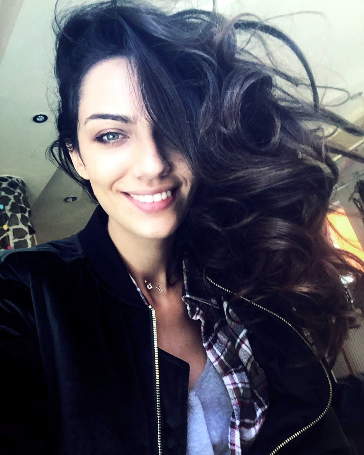 GALERIE FOTO SUPER-HOT » Diva care a renunţat la o carieră de fotomodel în favoarea muzicii și iubește sporturile extreme!