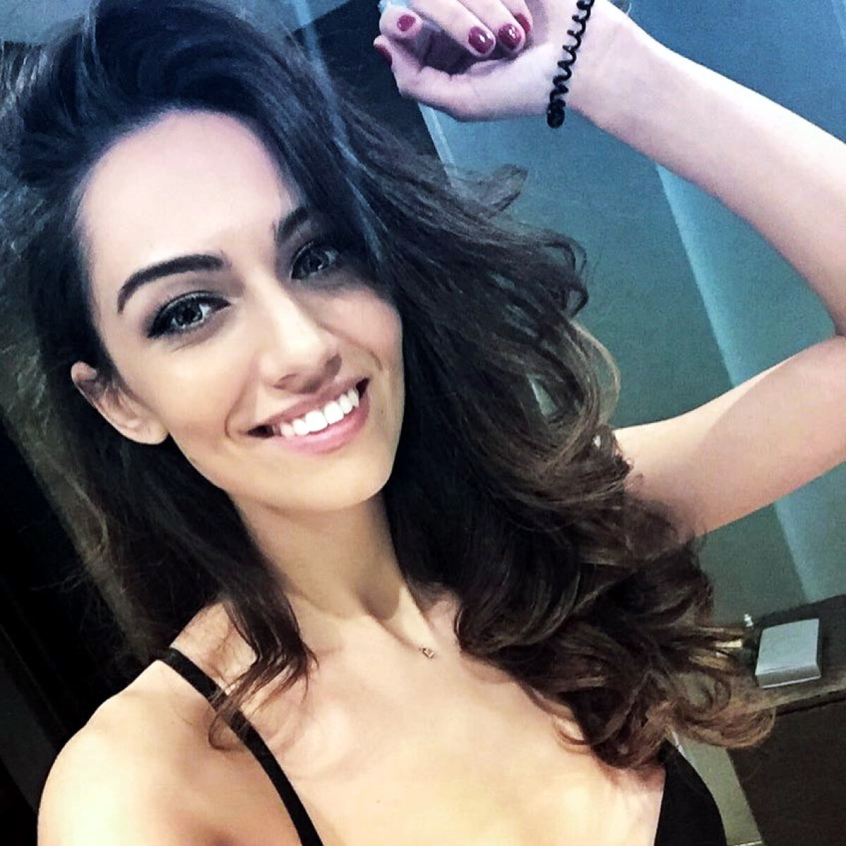 GALERIE FOTO SUPER-HOT » Diva care a renunţat la o carieră de fotomodel în favoarea muzicii și iubește sporturile extreme!