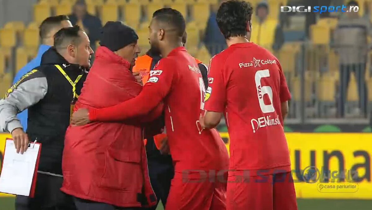 PETROLUL - UTA 2-2 // FOTO Imagini incredibile la Ploiești! Ionuț Popa a intrat pe teren să agreseze un jucător: "Îl strângeam de gât, îl omoram. Intram la închisoare!"