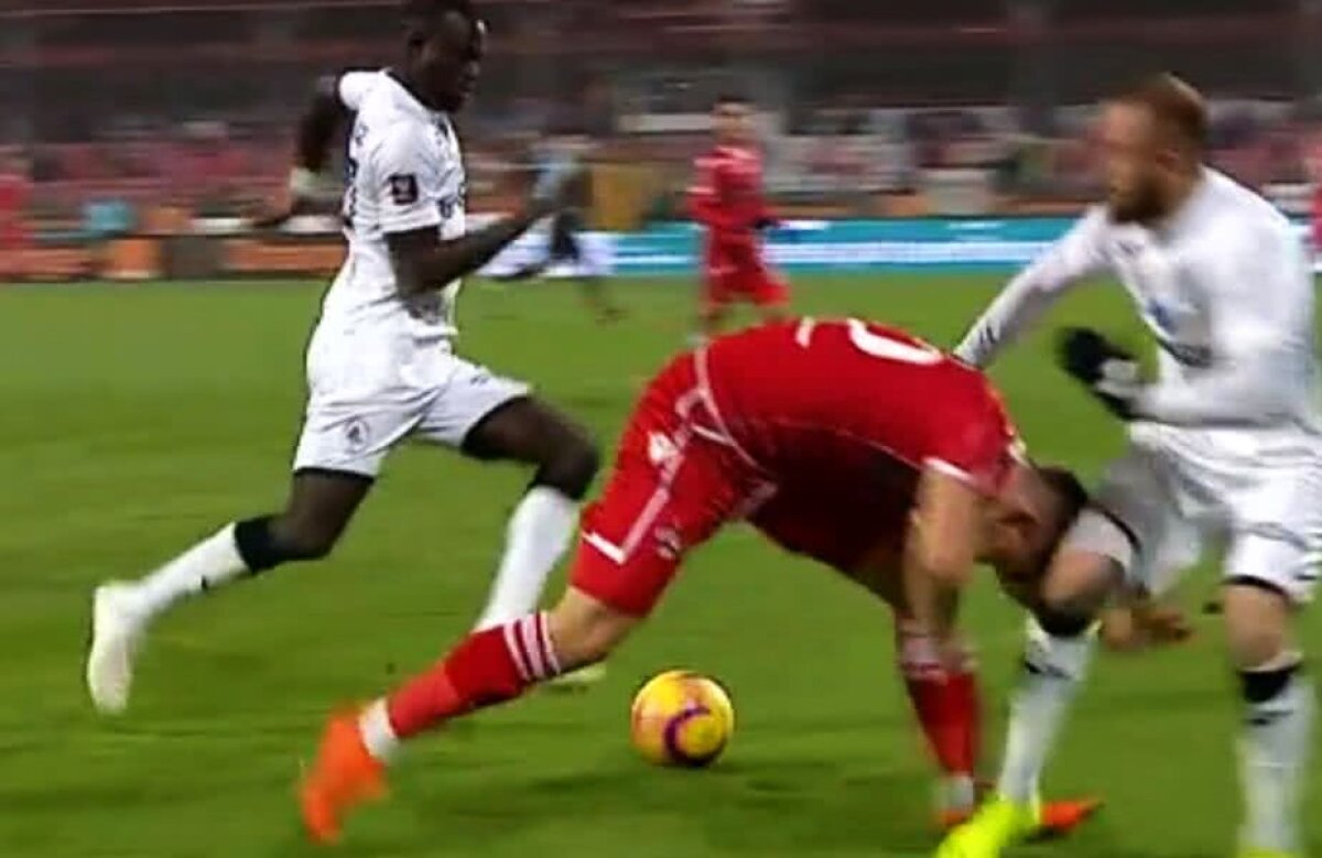 GALERIE FOTO + VIDEO Cascadorii râsului în "Ștefan cel Mare" » Jucătorii dinamoviști s-au făcut de râs în prima repriză