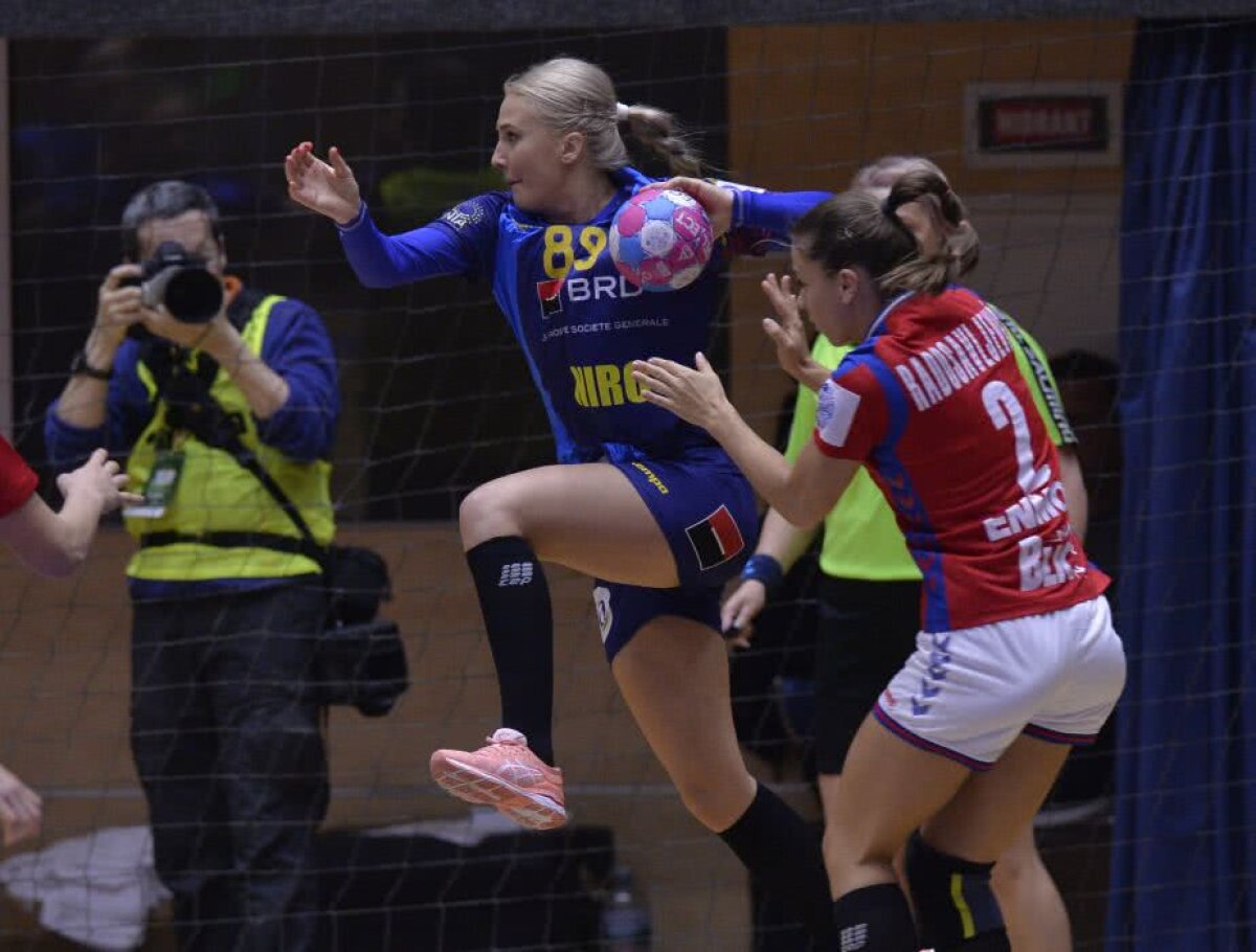 TROFEUL CARPAȚI // România A - Serbia 29-26 » Selecționerul Ambros Martin pus într-o situație unică: "Nici nu știu pe ce bancă voi sta"