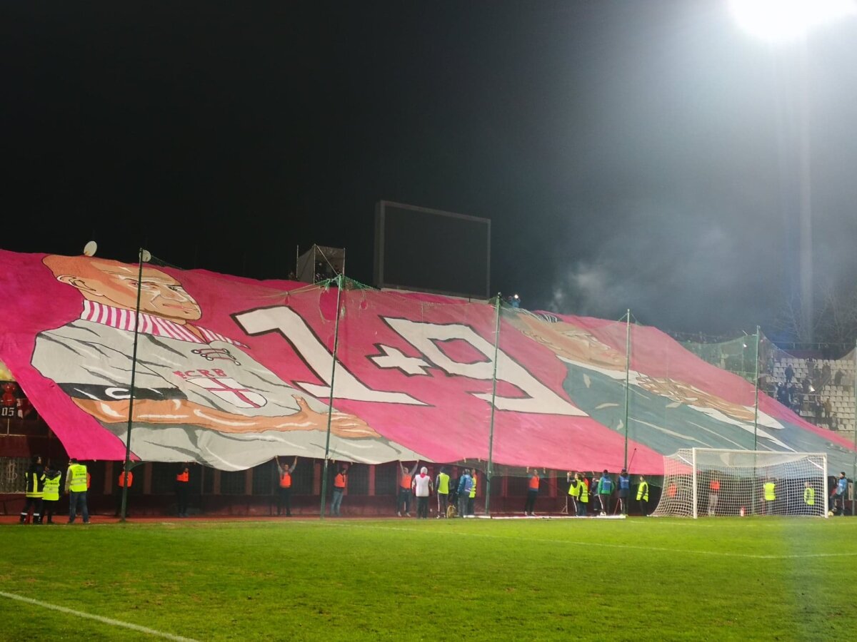 FOTO Daniel Pancu, ultimul meci la Rapid // Cadoul primit + Bannerul genial al fanilor: "Gradenele se frâng, amintirile rămân"