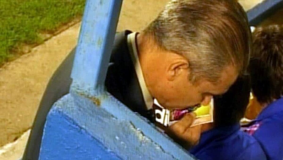 GALERIE FOTO Dan Alexa, pe urmele lui Anghel Iordănescu » Cum l-au surprins camerele TV înaintea meciului de azi